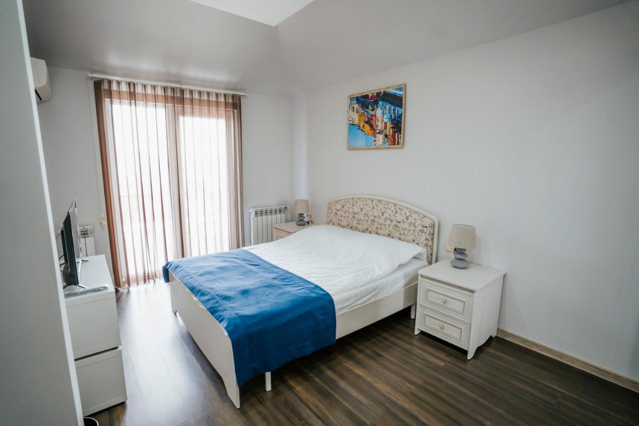West Apart Hotel Batumi Exterior photo